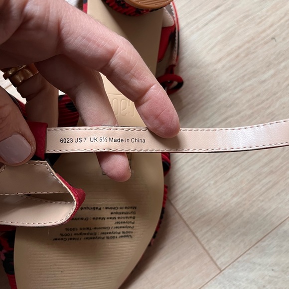 Cabi siren sandals leopard print pleated peep toe red ankle straps spool heel - Picture 11 of 14